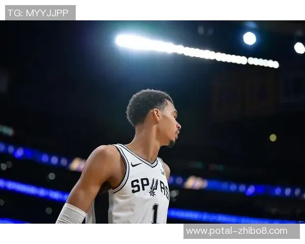 文班亚马新秀表现惊艳场均20分10篮板3盖帽领跑全联盟